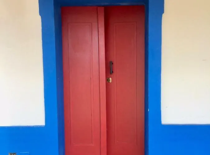 Casa Da Pedra Azul
